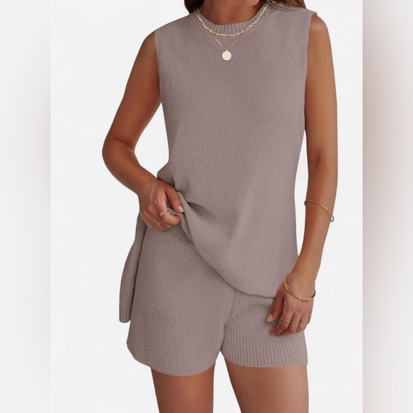 Knit Sleeveless Top and Shorts Set - Picture 4 of 5